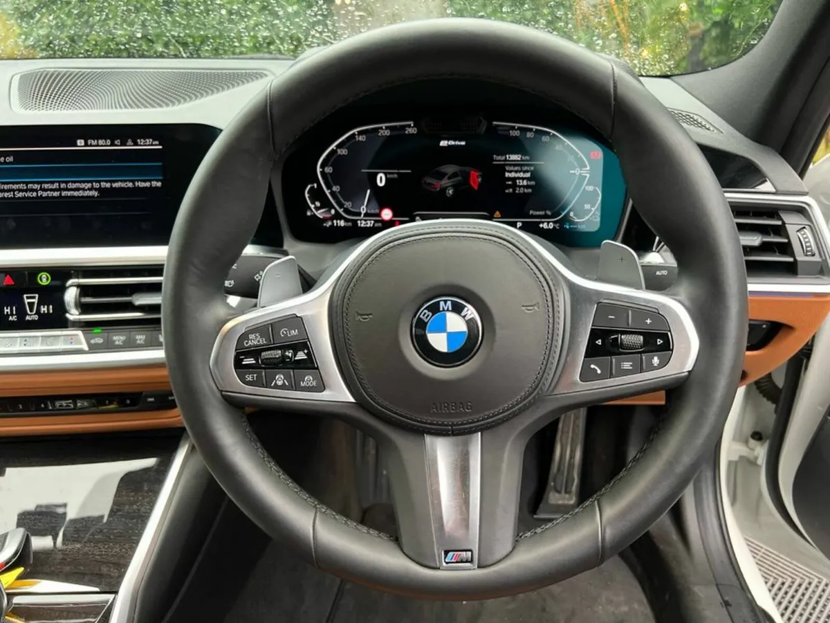 BMW 3-Series 330e M-SPORT COMPETITION 2.0 HYBRID / - Image 4