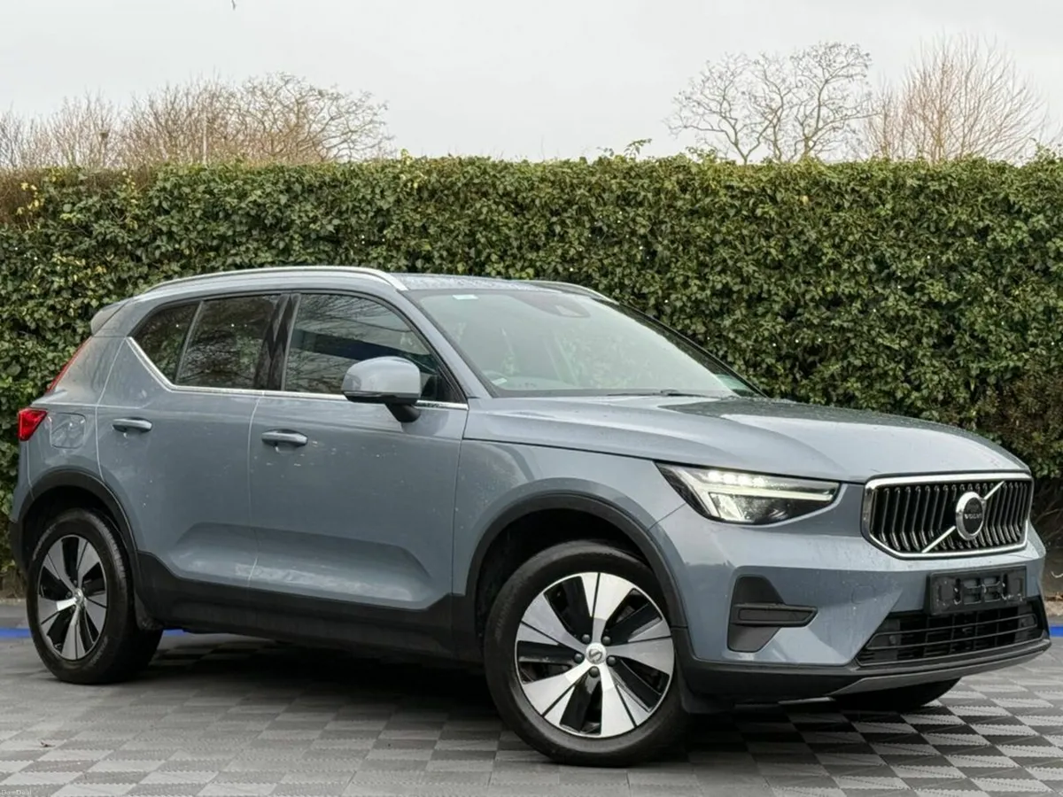 Volvo XC40 CORE T4 1.5 HYBRID // FULL SERVICE HIST - Image 1