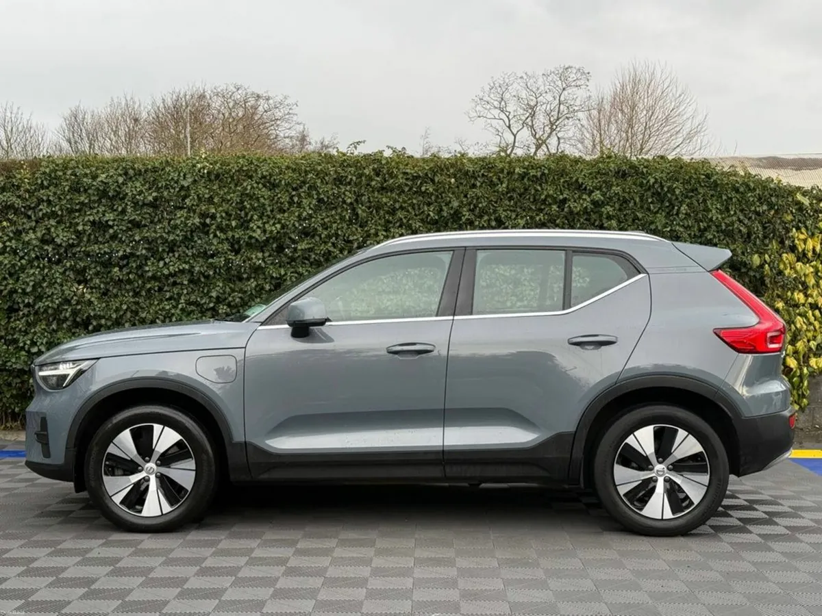 Volvo XC40 CORE T4 1.5 HYBRID // FULL SERVICE HIST - Image 3