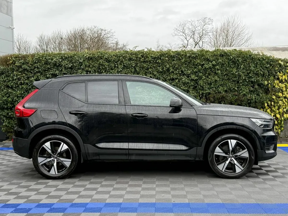 Volvo XC40 R-DESIGN T4 1.5 HYBRID // SERVICE HISTO - Image 2