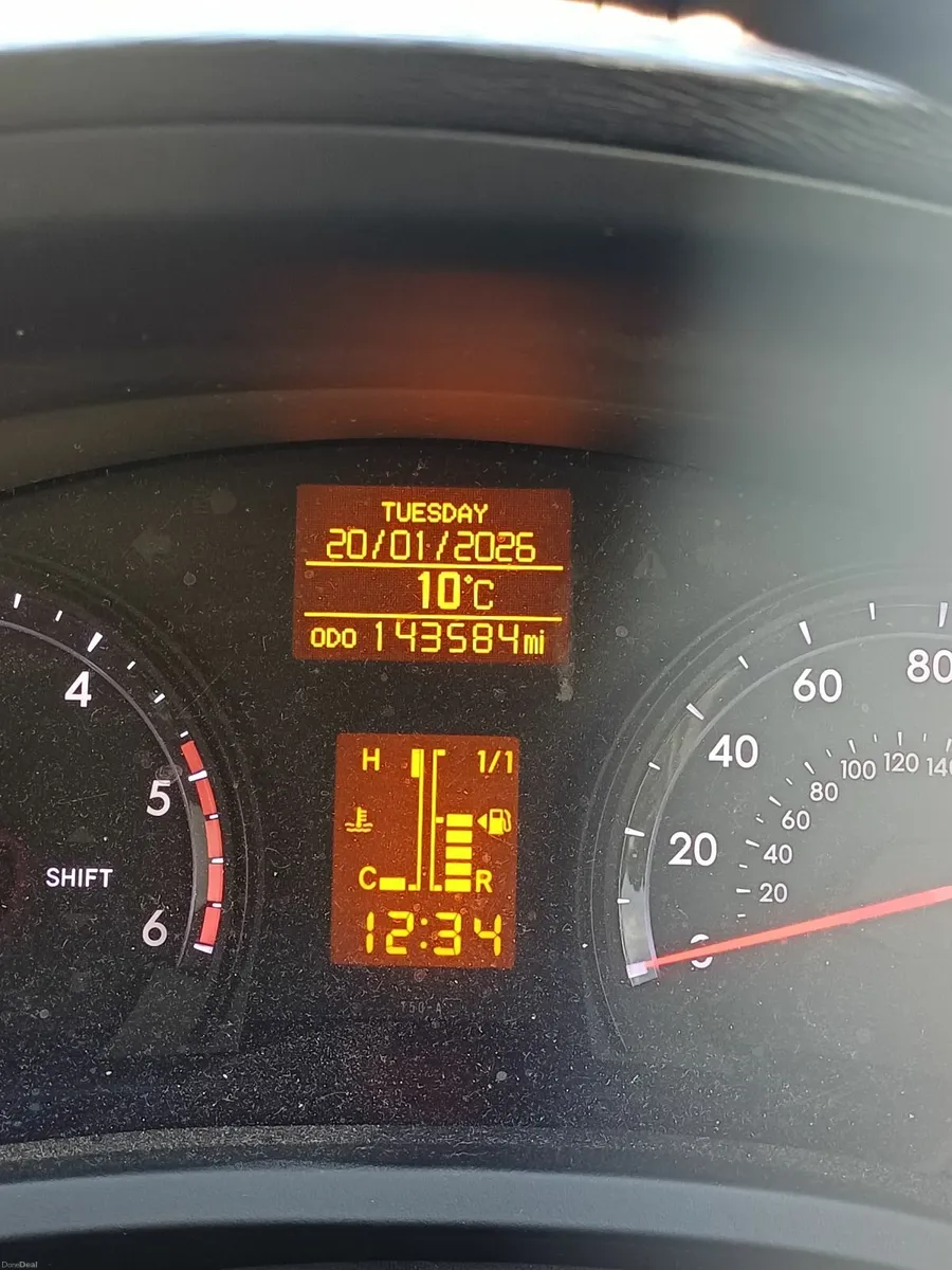 Toyota Avensis 2014 - Image 2