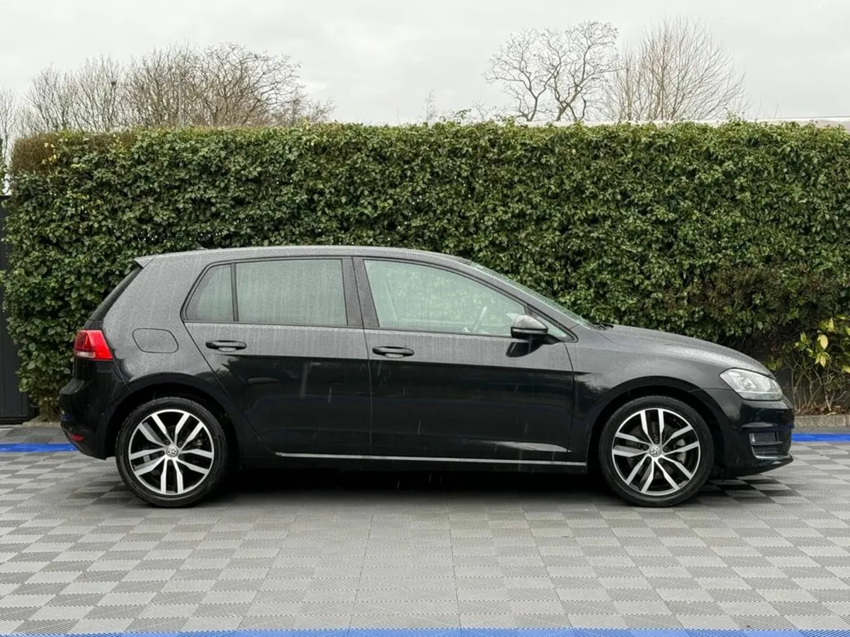 Volkswagen Golf HIGHLINE 1.4 TSI AUTO // DIAMOND C - Image 2
