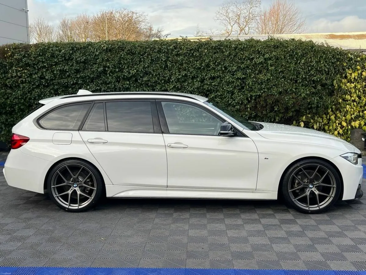 BMW 3-Series 320d M-SPORT COMPETITION PACKAGE TOUR - Image 2