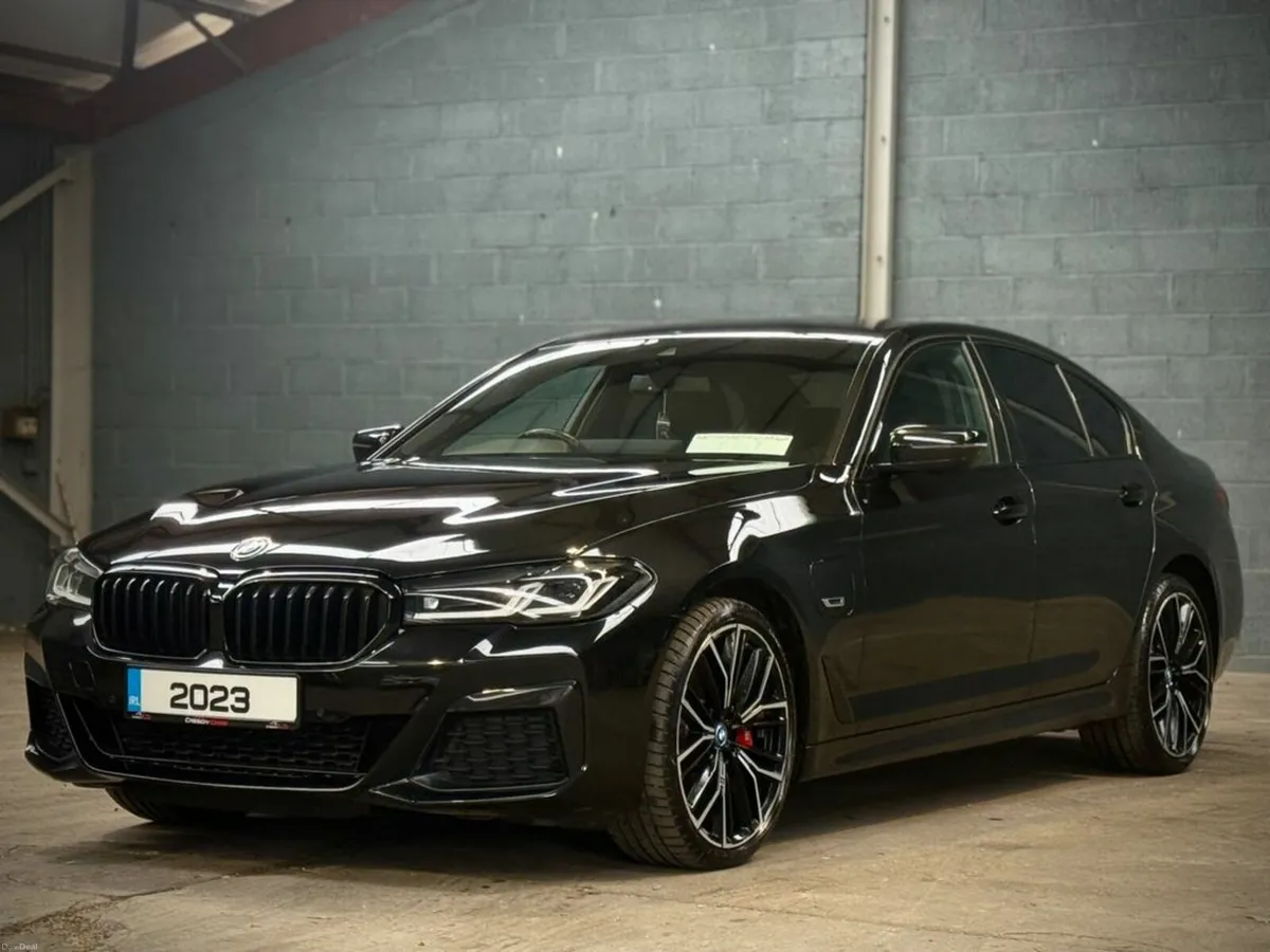 BMW 5-Series 530E M-SPORT // 12 MONTH WARRANTY // - Image 3