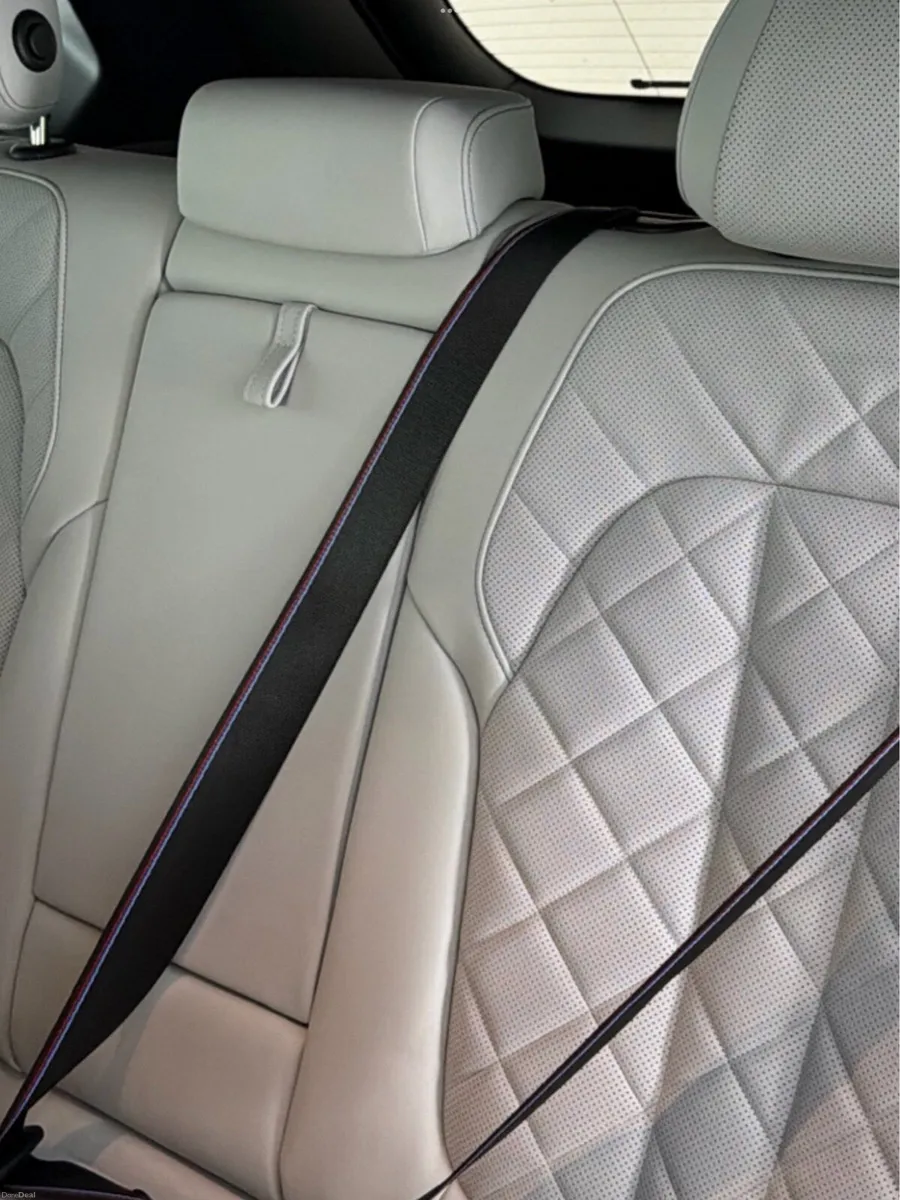 Bmw x5 50E 2024 Hugh spec . Pan roof - Image 4