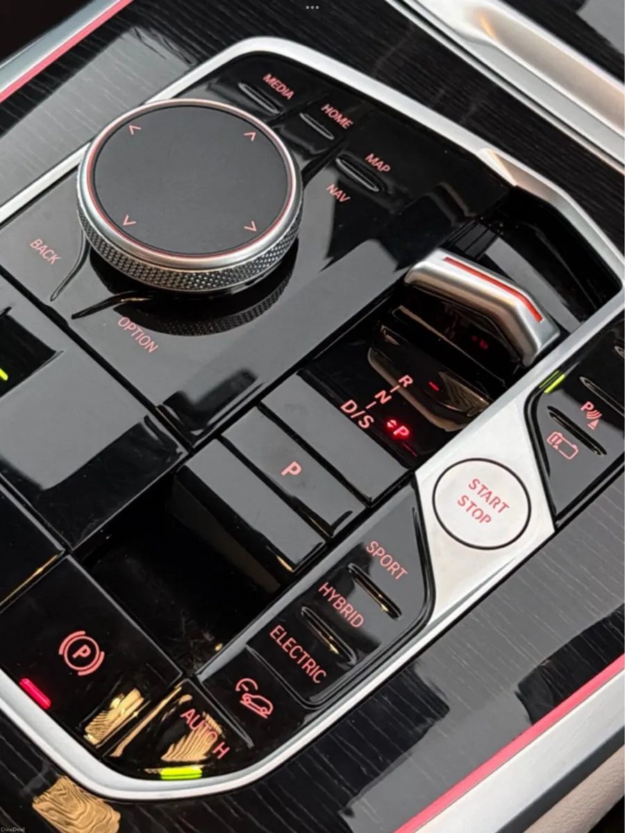 Bmw x5 50E 2024 Hugh spec . Pan roof - Image 4