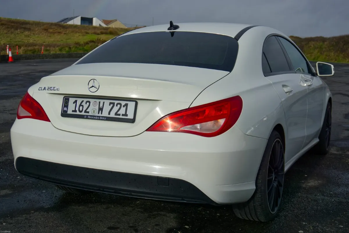 Mercedes-Benz CLA200d 2.1L Diesel Manual 2016 - Image 4