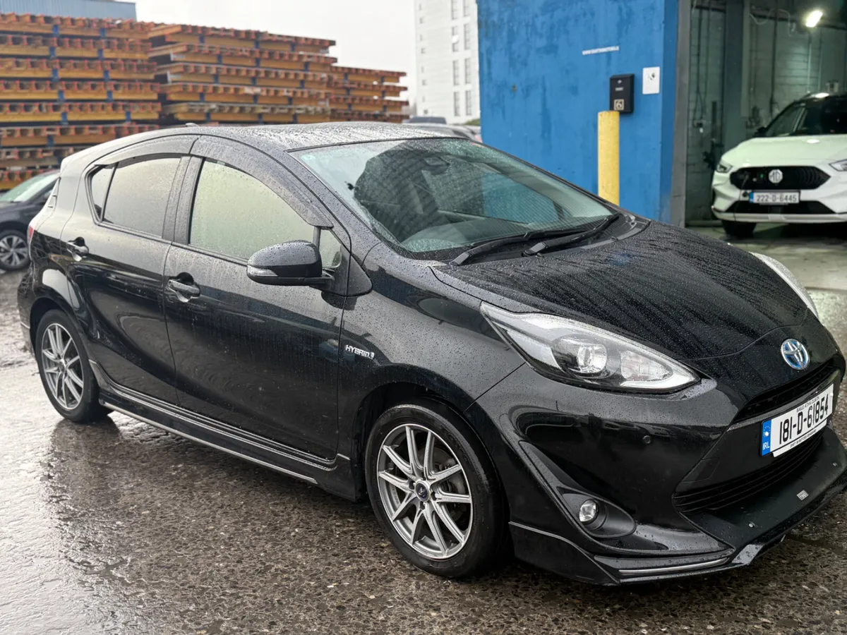 2018 Toyota Aqua Hybrid Auto/G Sports  Leather - Image 3