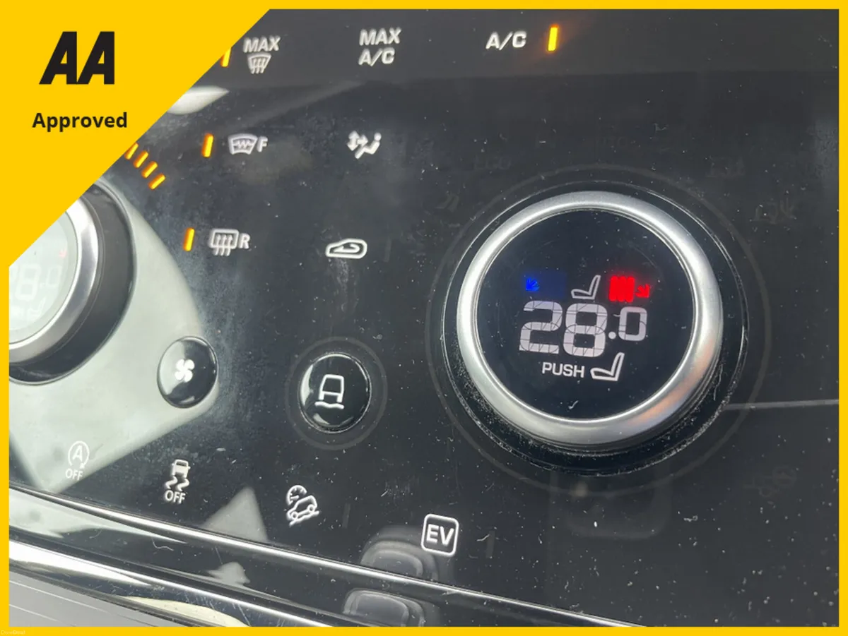 Land Rover Range Rover Evoque EVOQUE 1.5 PHEV R-DY - Image 2