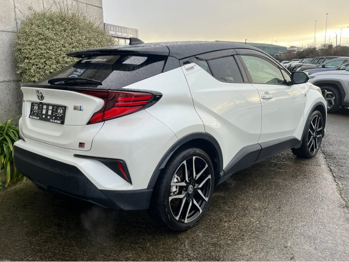 Toyota C-HR GR SPORT AUTOMATIC HYBRID 1.8 PETROL / - Image 4