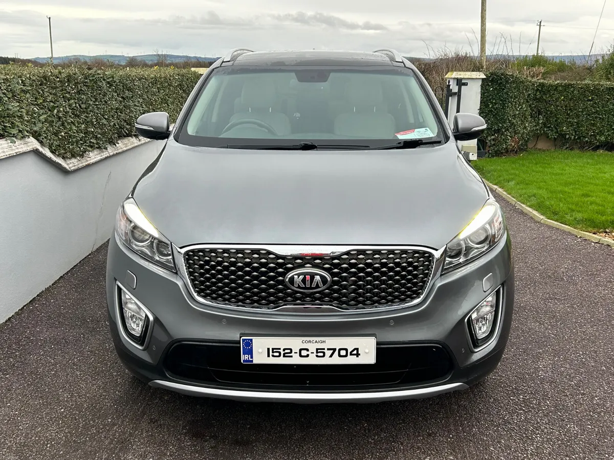 Kia Sorento 2015 platinum AWD new NCT 7 seater - Image 3