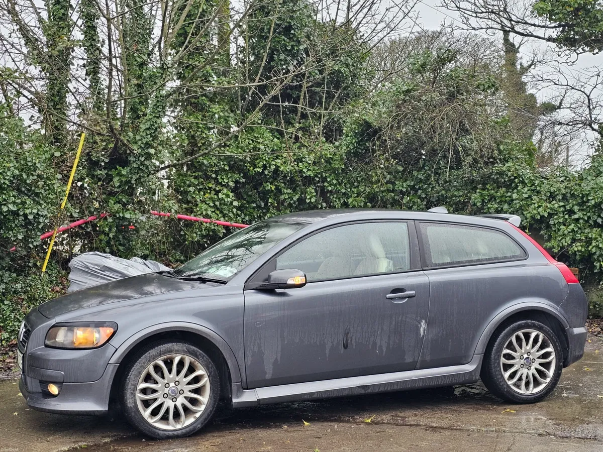 Volvo C30 2008 nct&tax €1750 no offers - Image 4