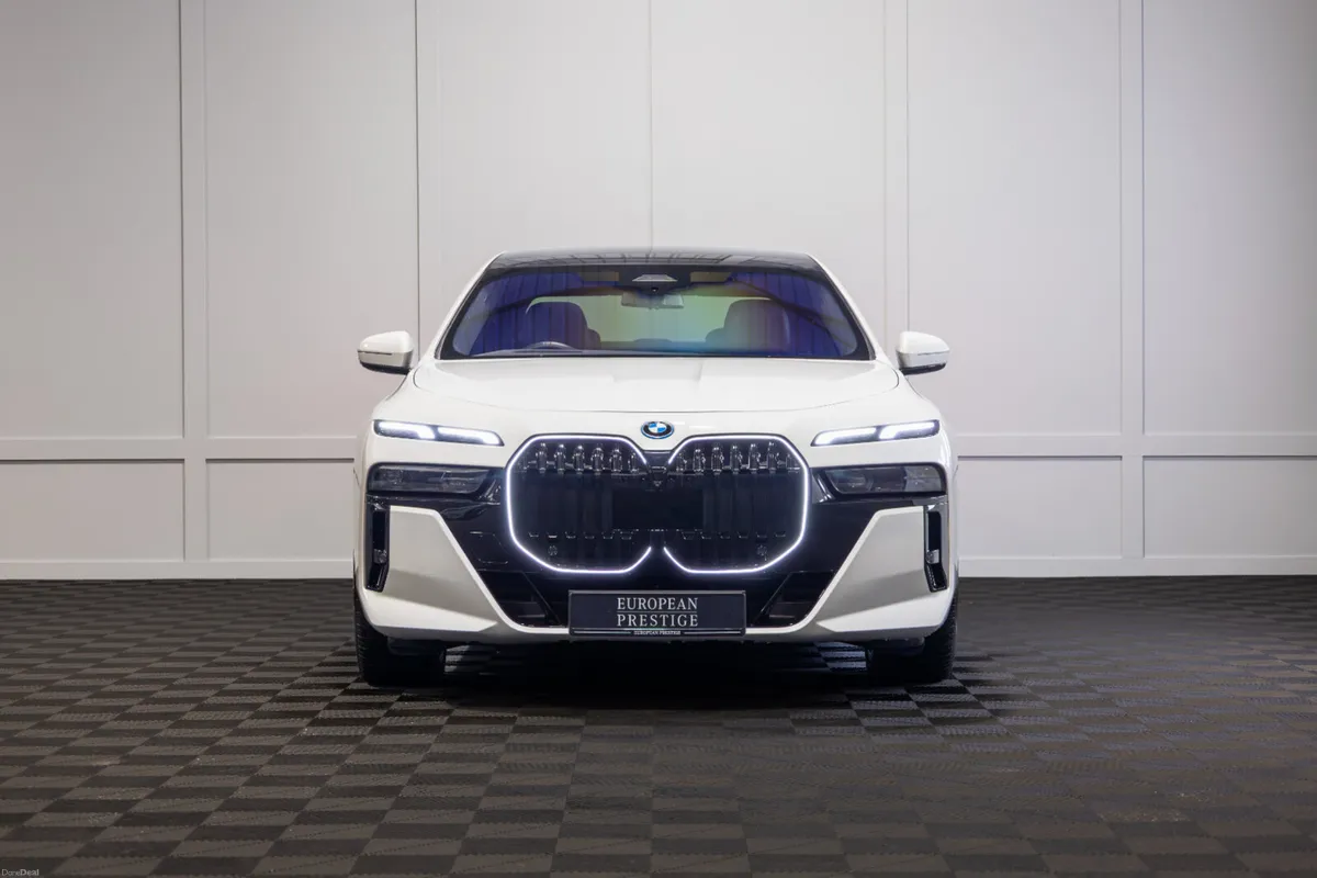 2025 BMW 7-Series X-Drive 750e M-Sport - Image 2