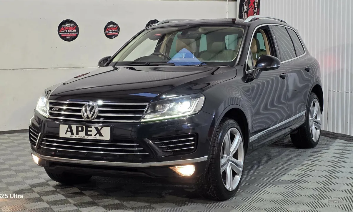 Volkswagen Touareg DIESEL ESTATE - Image 2