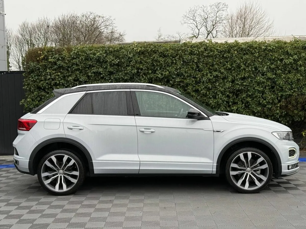Volkswagen T-Roc R-LINE 2.0 TDI ** BIG SPEC ** // - Image 2