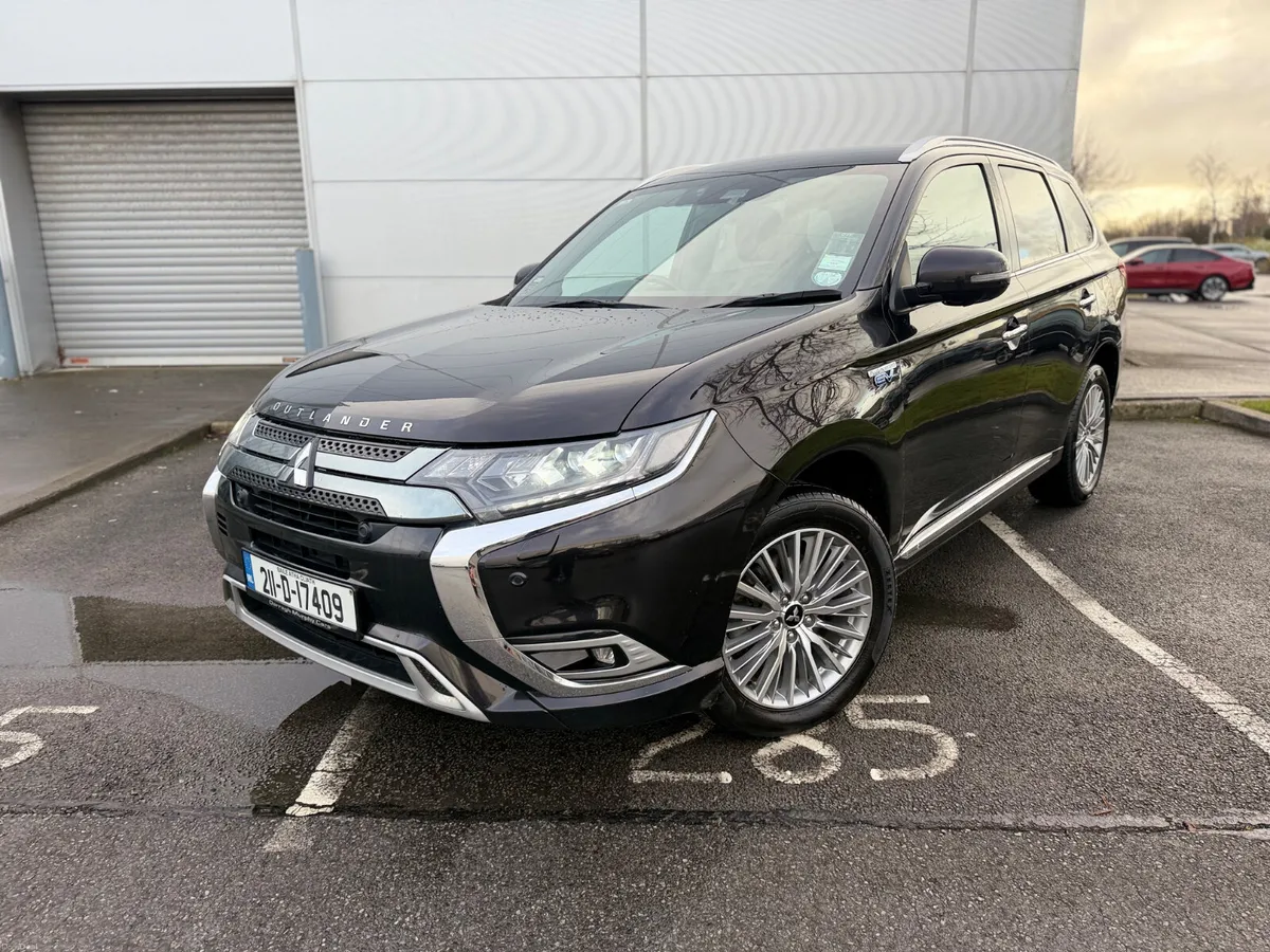 211 Mitsubishi Outlander Petrol~ Plug In Hybrid. - Image 1