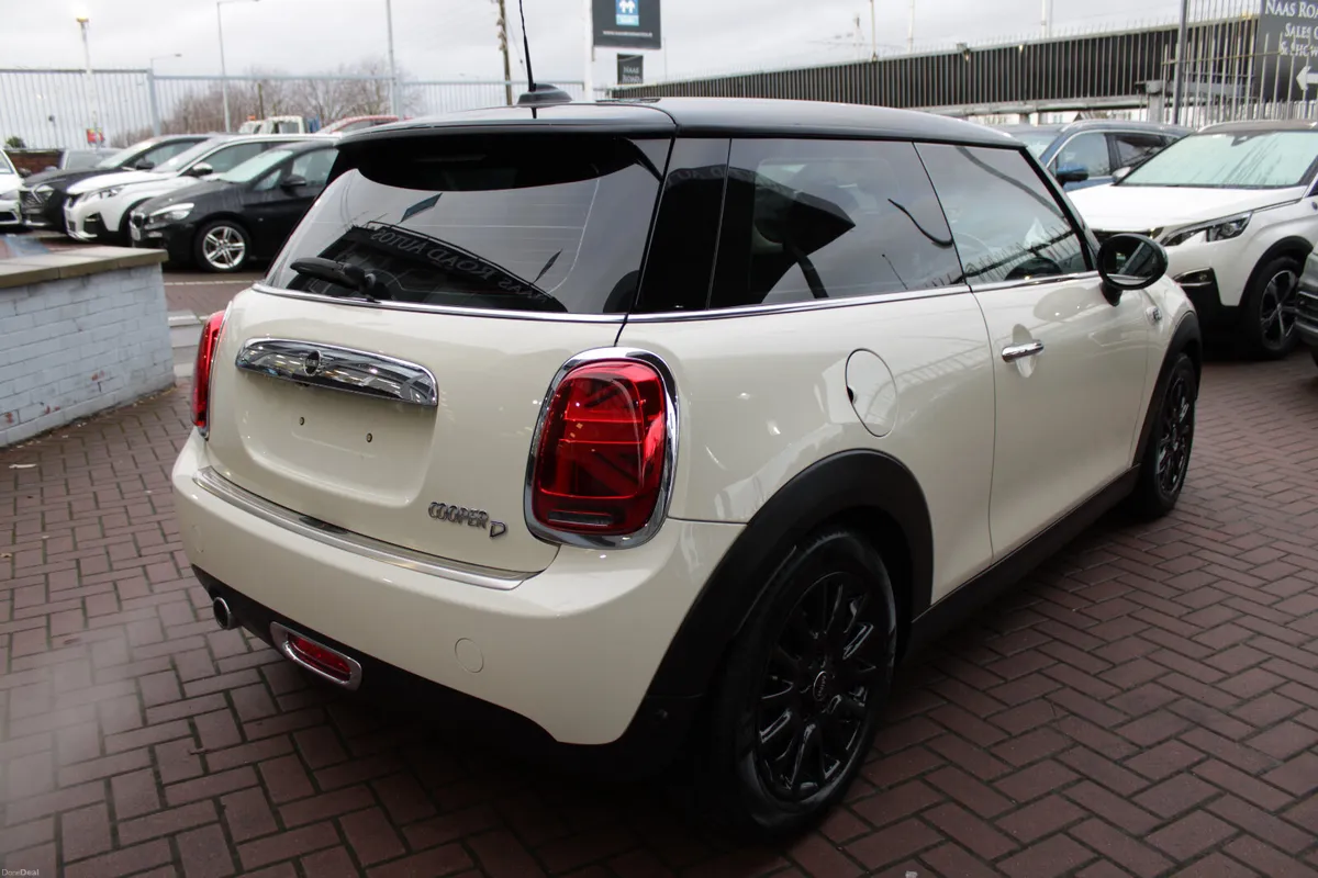 2019 MINI COOPER - Image 4