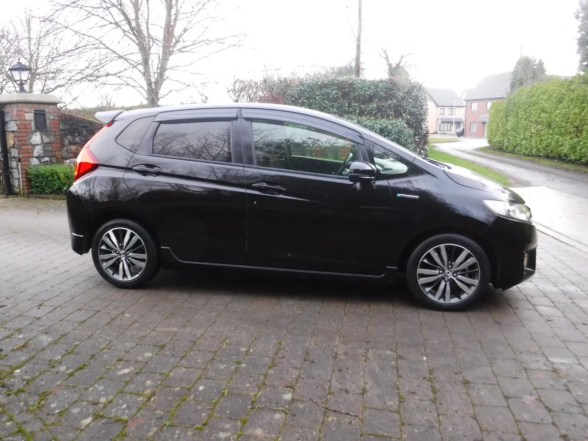 HONDA FIT 1.5 AUTO HYBRID S-SPEC ANDROID+CARPLAY - Image 2