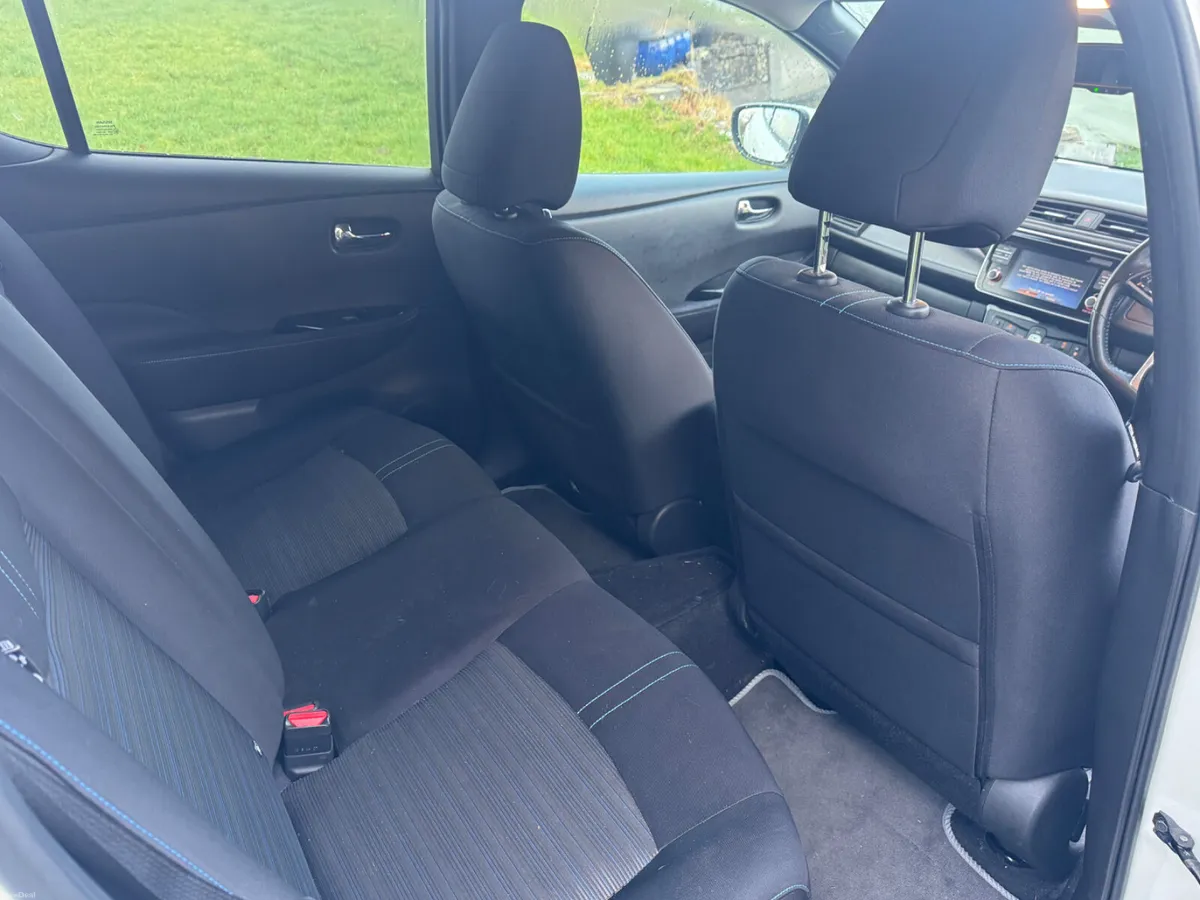 Nissan Leaf 2018 electric - Image 3