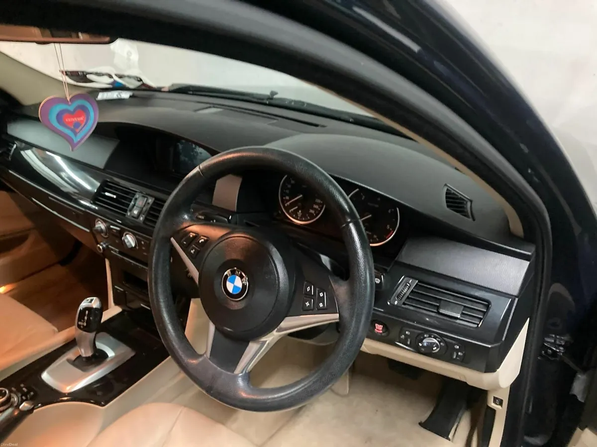 BMW 5-Series 2010,  Full Service History Available - Image 2