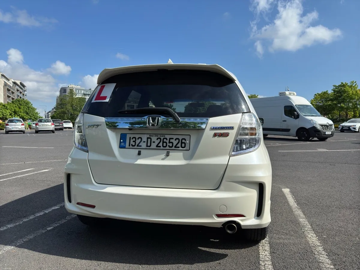 Honda Fit 1.5 RS - Image 4