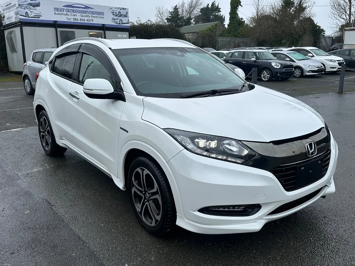 2017 HONDA VEZEL HYBRID AUTOMATIC LOW MILES - Image 1