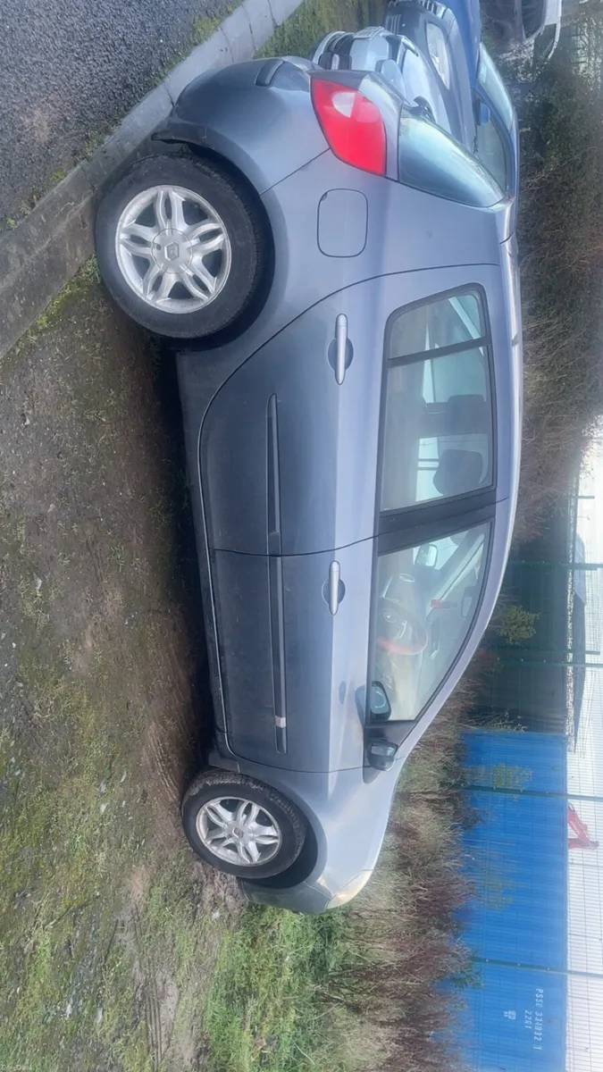 Renault Clio - Image 4