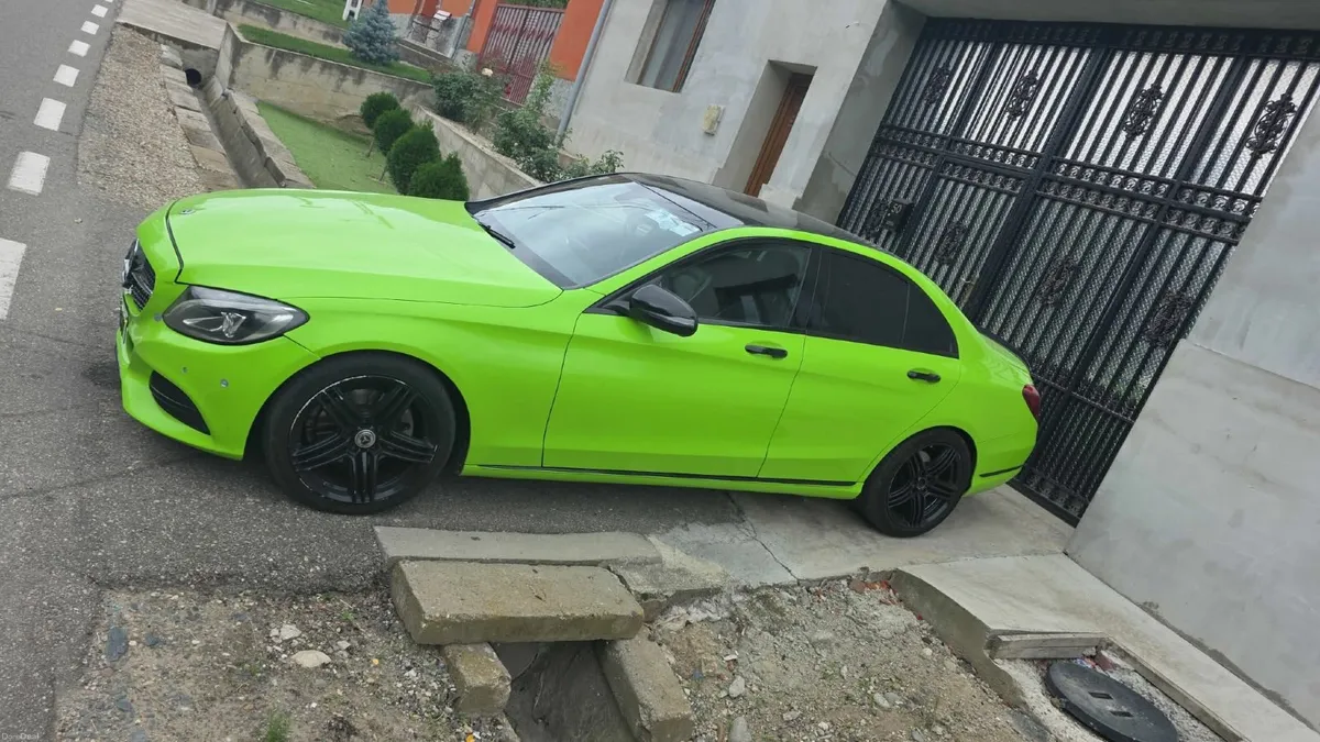 Mercedes-Benz C-Class 2015 - Image 2
