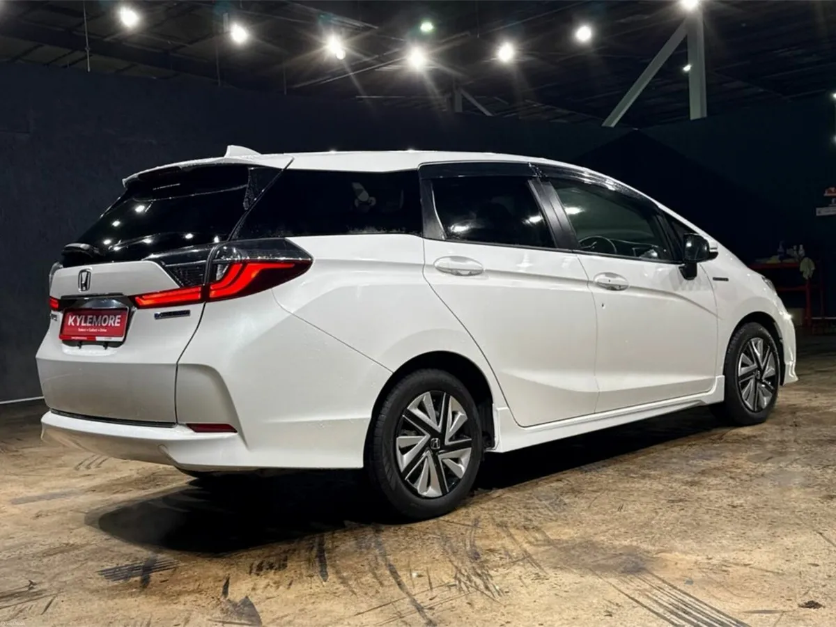 Honda Shuttle 1.5L HYBRID AUTOMATIC - CRUISE CONTR - Image 4