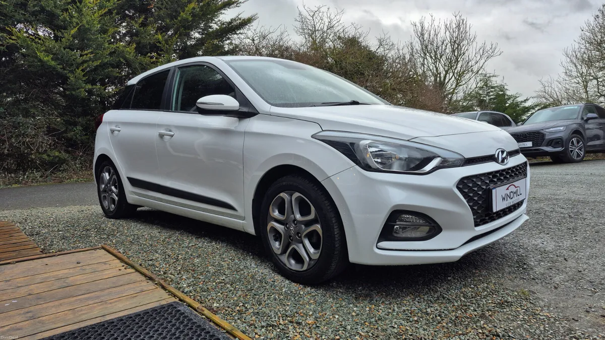 Hyundai i20 Active Deluxe 5DR - Image 4