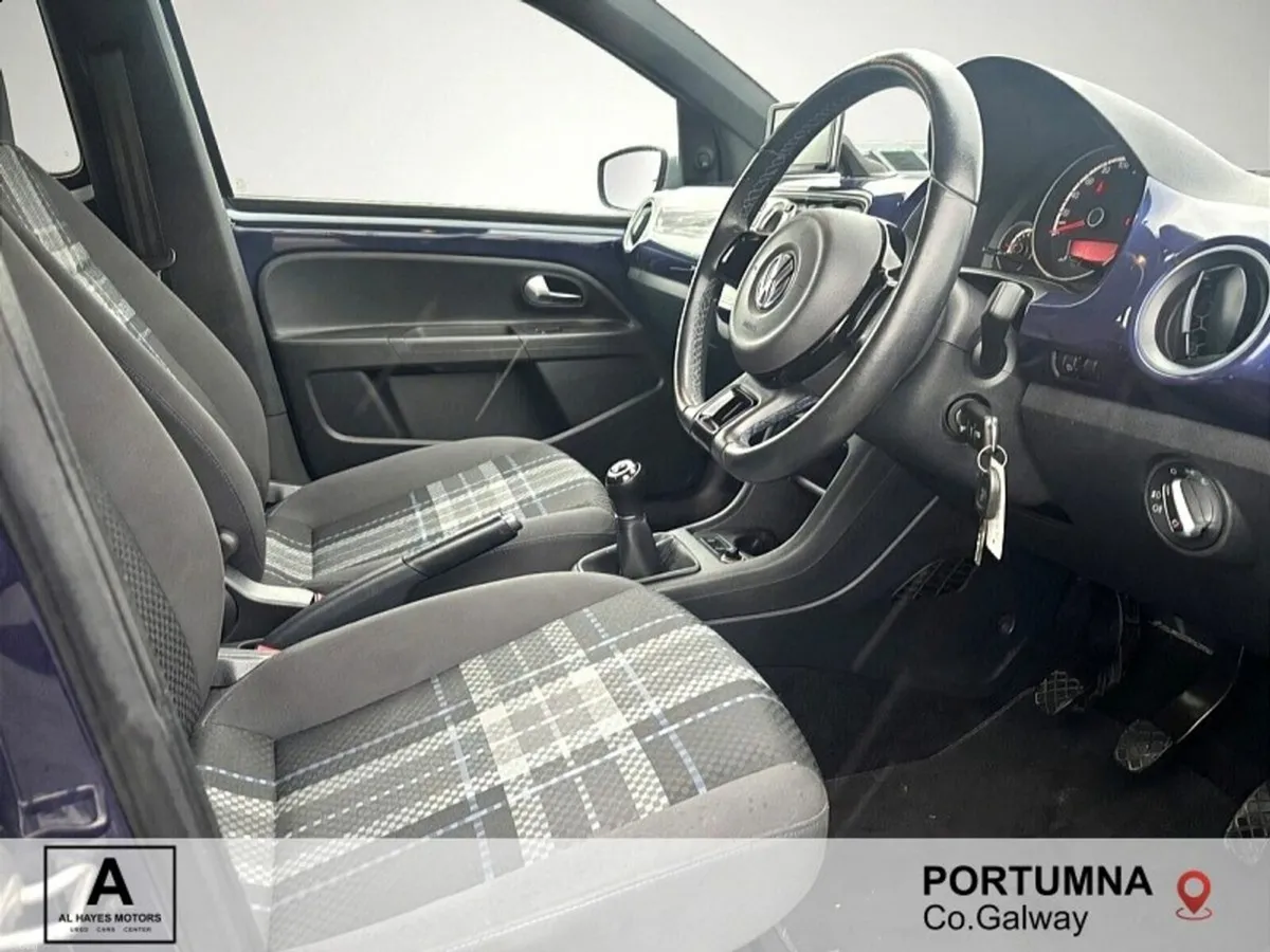 Volkswagen up! 1.0 75BHP CLUB UP! *LOW MILEAGE-LIK - Image 4