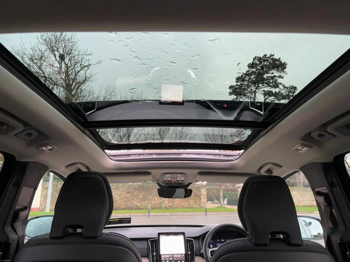 Volvo XC90 PLUS NEW MODEL T8 FULL OPEN PAN ROOF - Image 3
