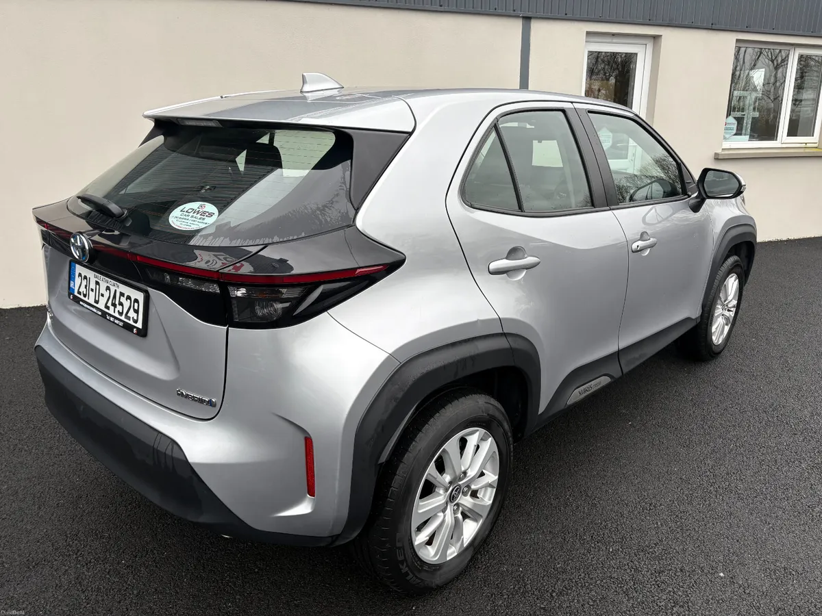 231 Toyota Yaris Cross 1.5 Hybrid Luna Auto - Image 4