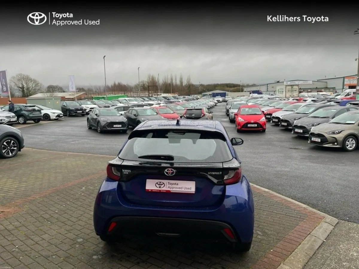 Toyota Yaris HYBRID ELECTRIC LUNA - Image 4