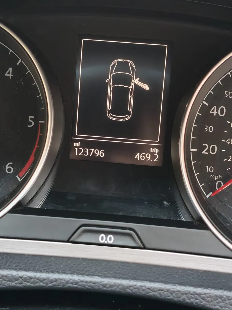 Blue motion Volkswagen Golf 2015 - Image 4