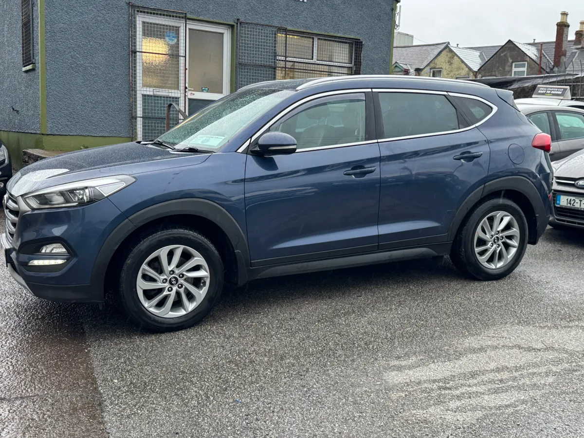 Hyundai Tucson Executive high spec - Image 3
