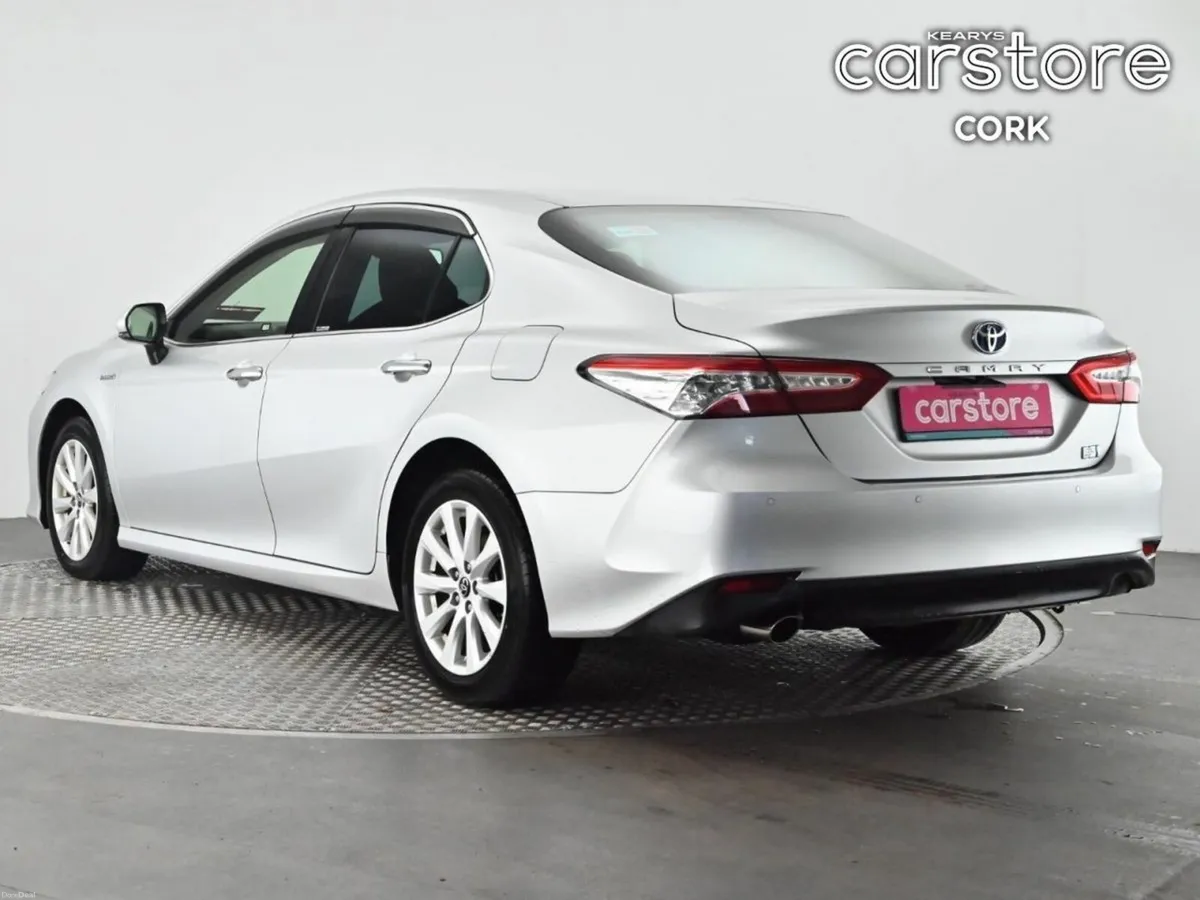 Toyota Camry 2.5 Hybrid Auto - Image 3