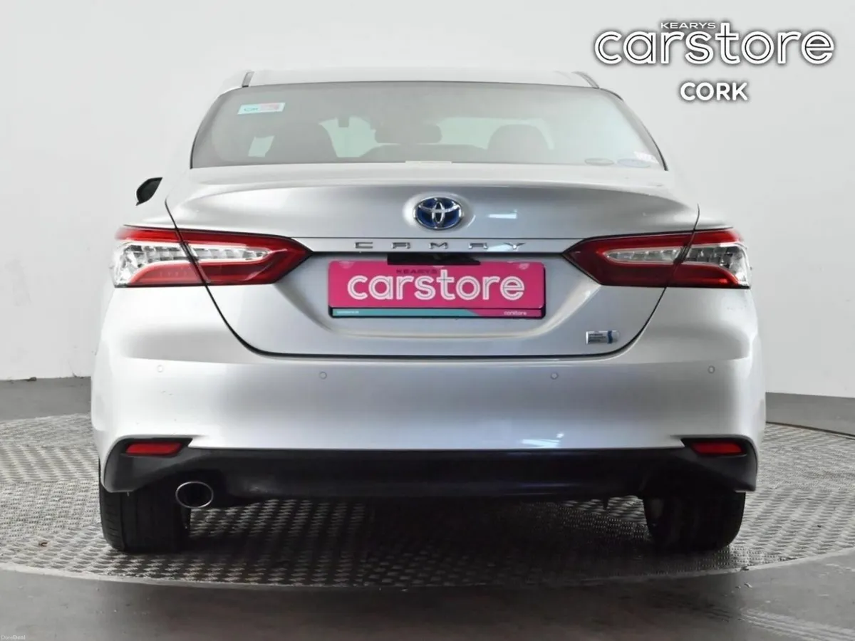 Toyota Camry 2.5 Hybrid Auto - Image 4