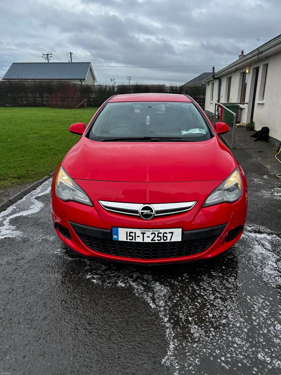 Opel Astra 2015 - Image 1