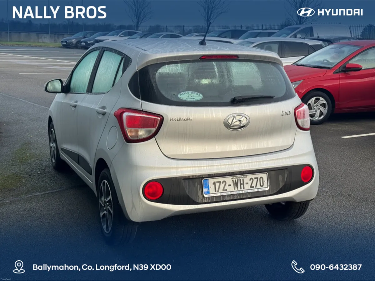 Hyundai i10 DELUXE 4DR - Image 3