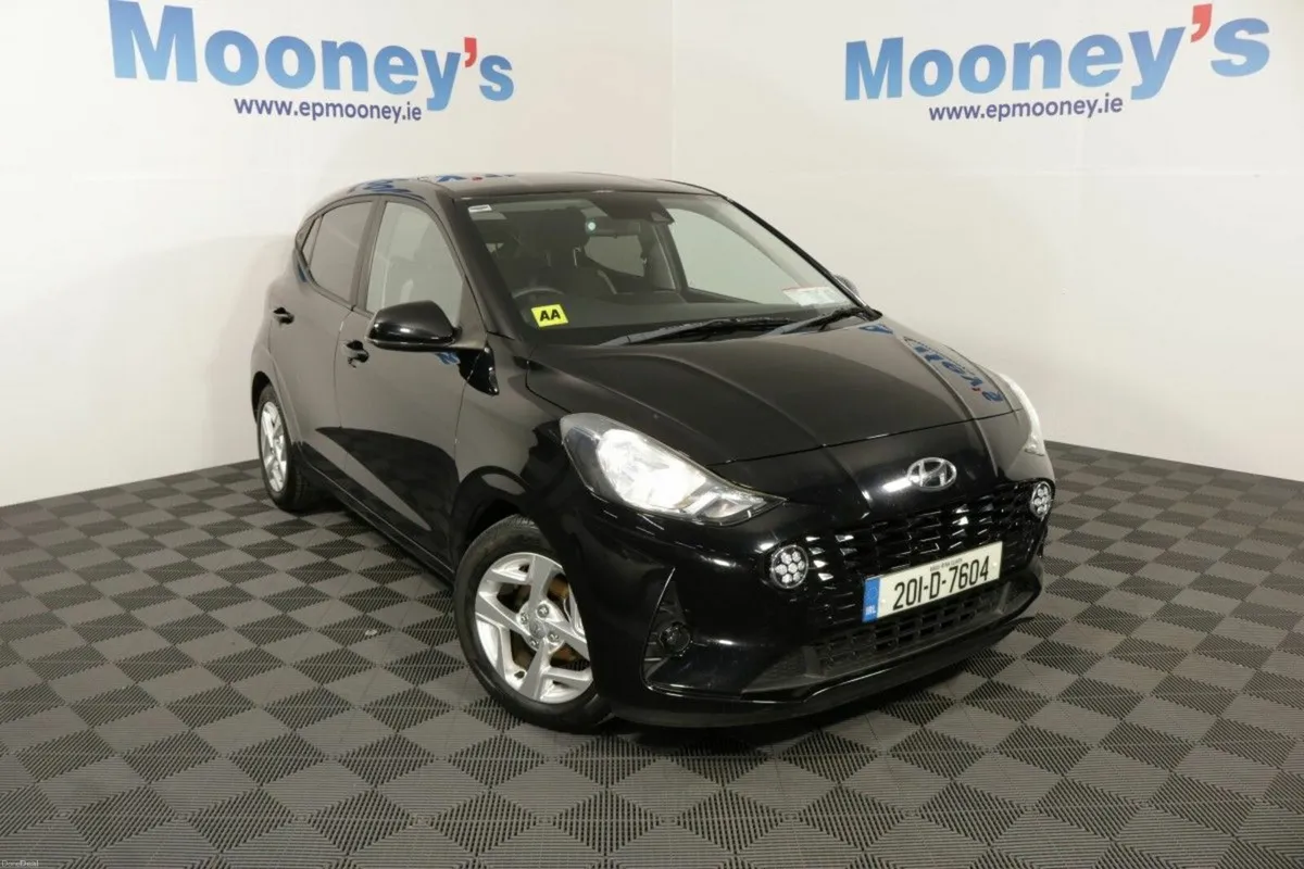 Hyundai i10 DELUXE PLUS 1.0L PETROL HATCHBACK - Image 1