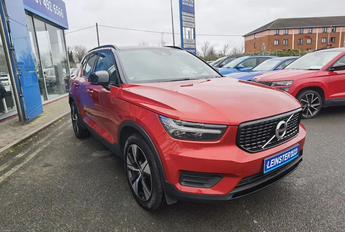 VOLVO XC40 1.5 T4 R-DESIGN RECHARGE AUTO PHEV - Image 3