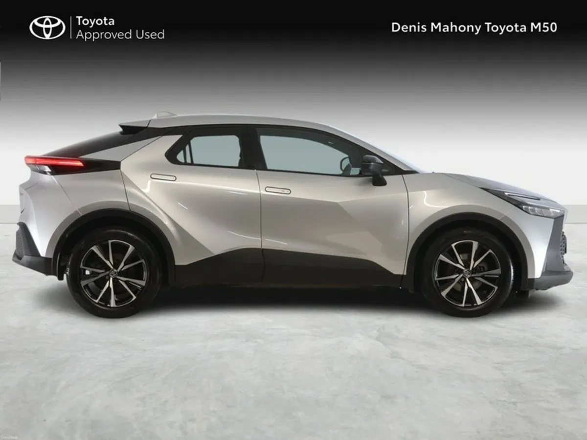 Toyota C-HR Sport Hybrid - Image 3