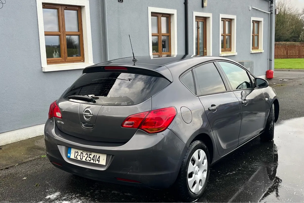 Opel Astra 2012 1.4L Diesel - Image 1