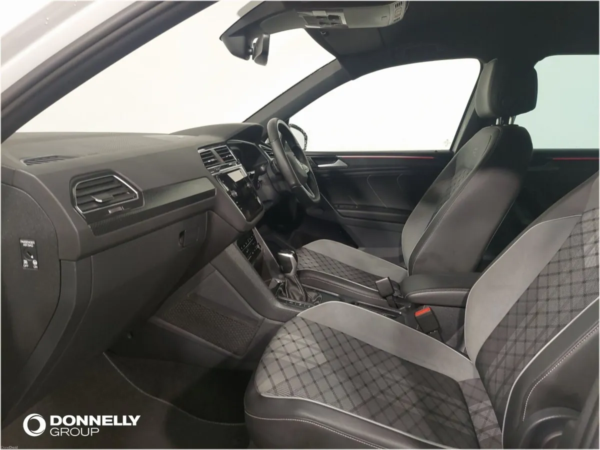 Volkswagen Tiguan Estate Special Edition R-Line Ed - Image 2