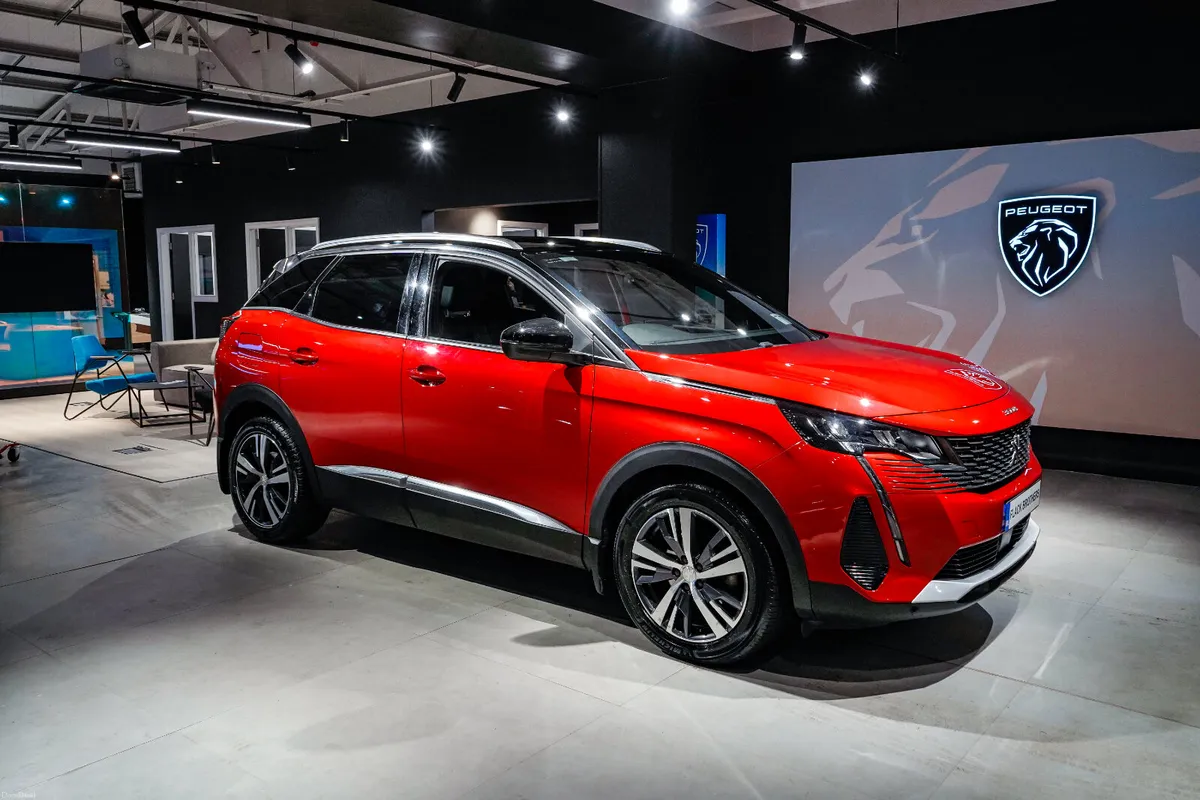 2023 Peugeot 3008 Allure 1.5 BlueHDi 130bhp Auto - Image 2