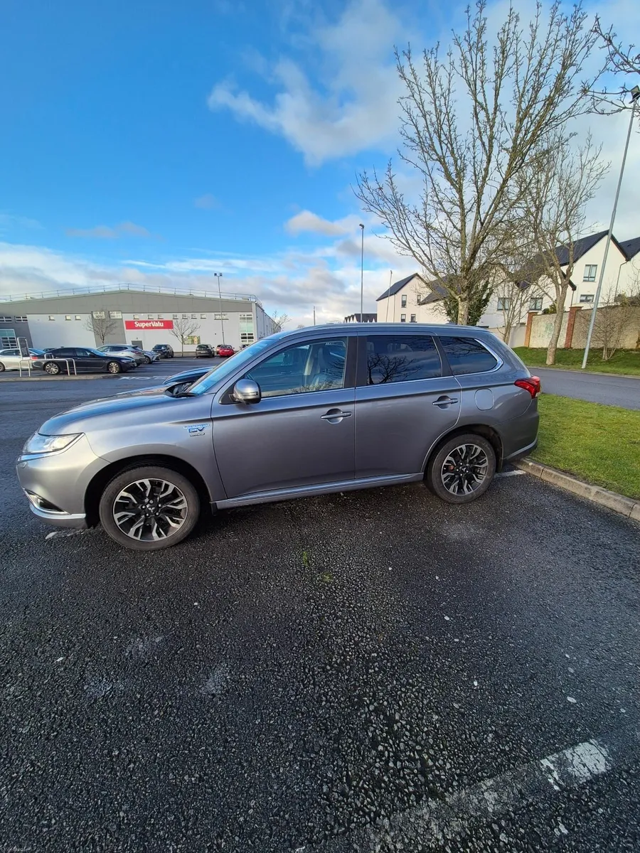 Mitsubishi Outlander 2018 - Image 1