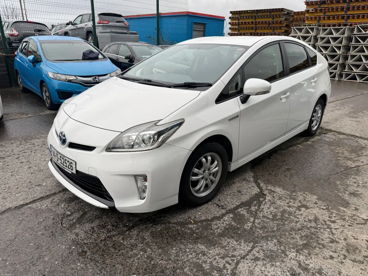 2014 Toyota Prius 1.8 Hybrid Auto - Image 1