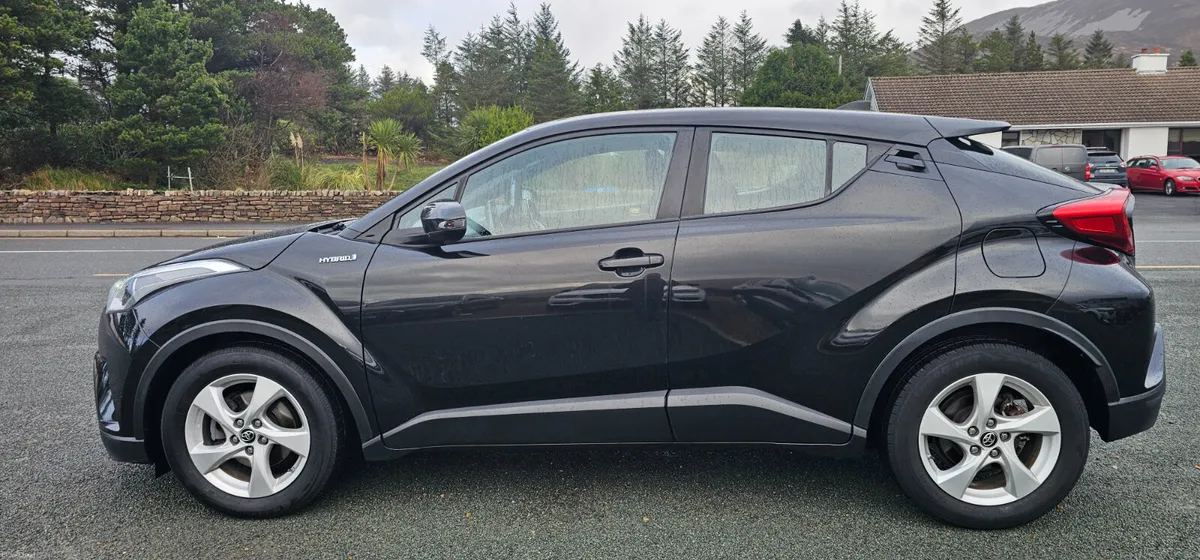 Toyota C-HR 1.8 HYBRID LUNA 2017 - Image 3