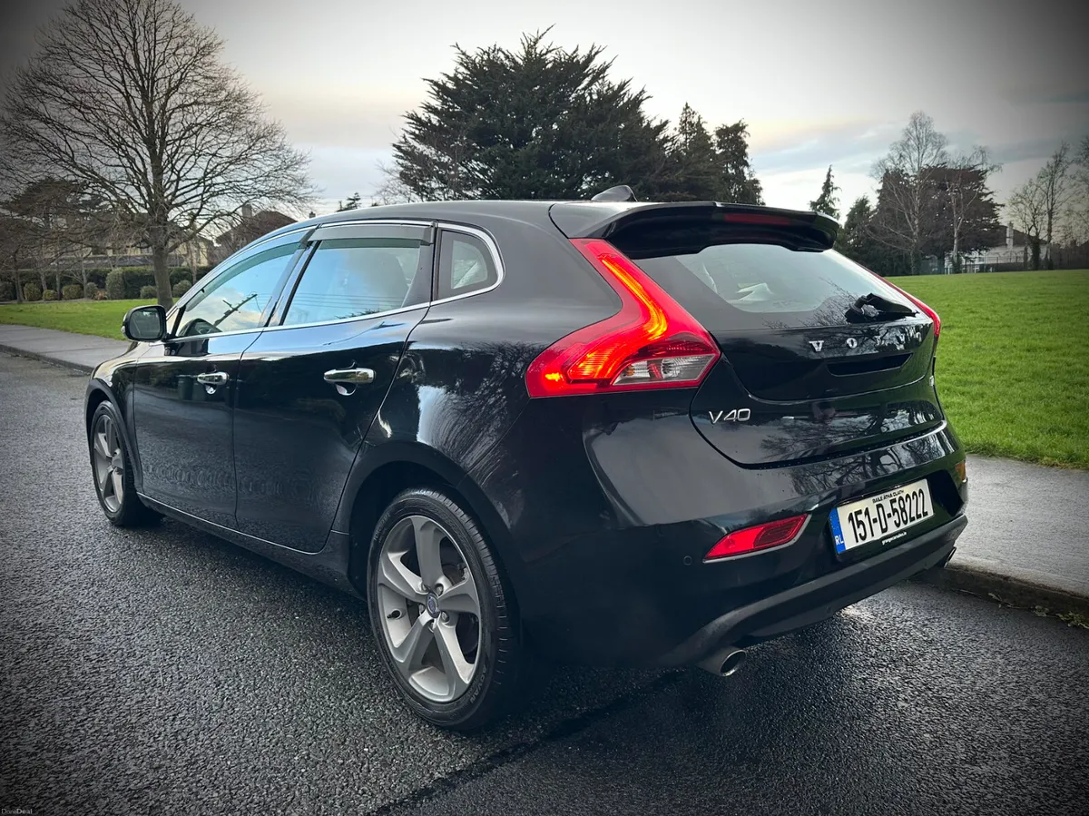 Volvo V40 1.4 T4 Petrol Auto | Low km | Leather. - Image 4